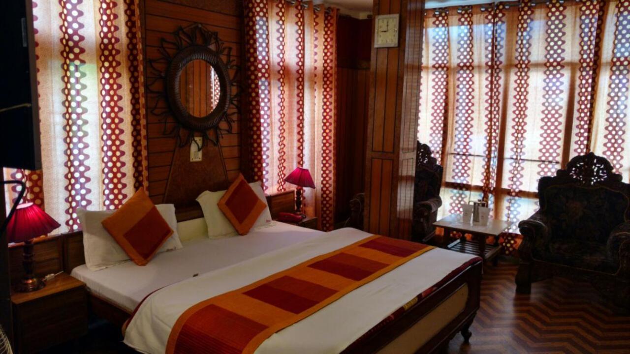 Goroomgo Ankur Lake View Mall Road Nainital - Prime Location With Luxury Room Bagian luar foto